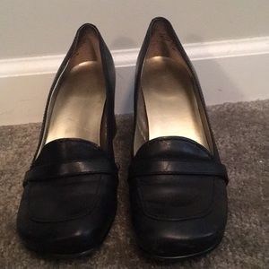 Nine West Black High-Heeled Loafer 7M